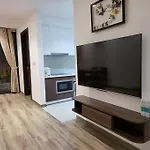 Can Ho Cao Cap 85M2 2Br Doi Dien Aeonmall Longbien